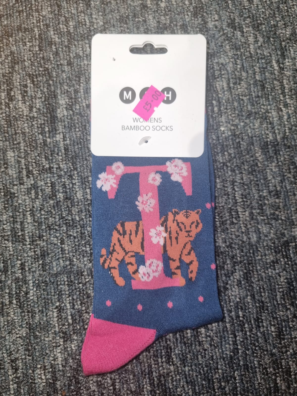 Alphabet socks no