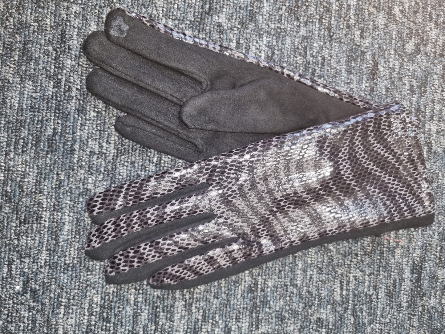 Zebra print gloves